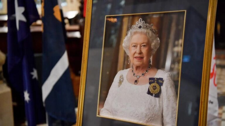 Los cines británicos dejarán de vender dulces y palomitas durante la transmisión del funeral de Isabel II
