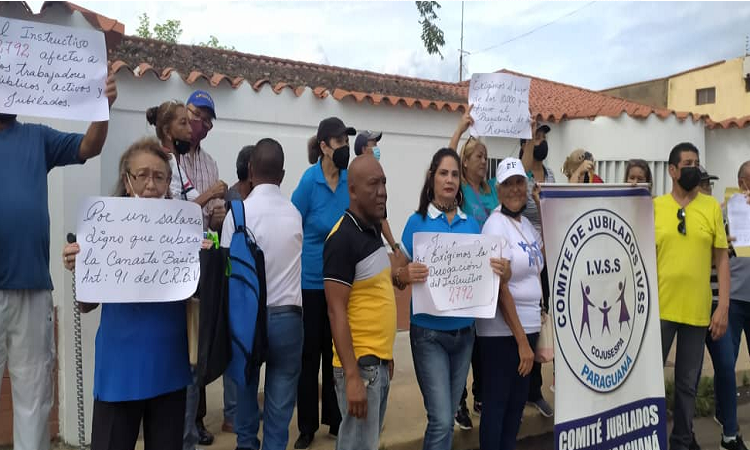Jubilados y pensionados de Paraguaná siguen reclamando salarios dignos