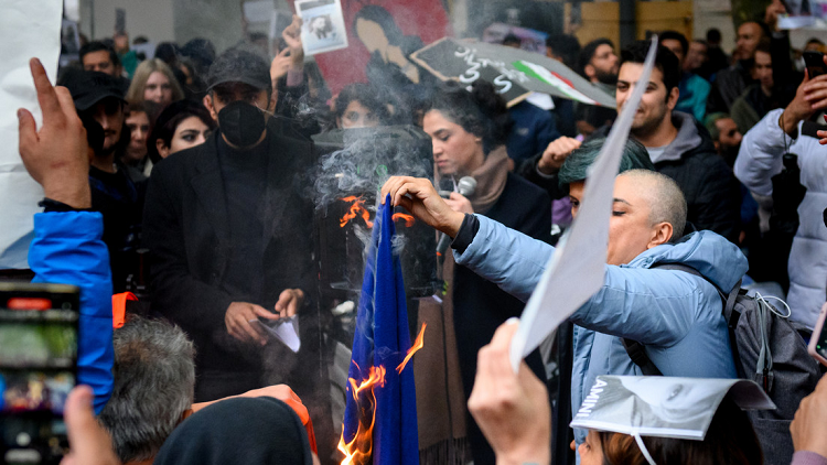 41 muertos mientras continúan las protestas en Irán