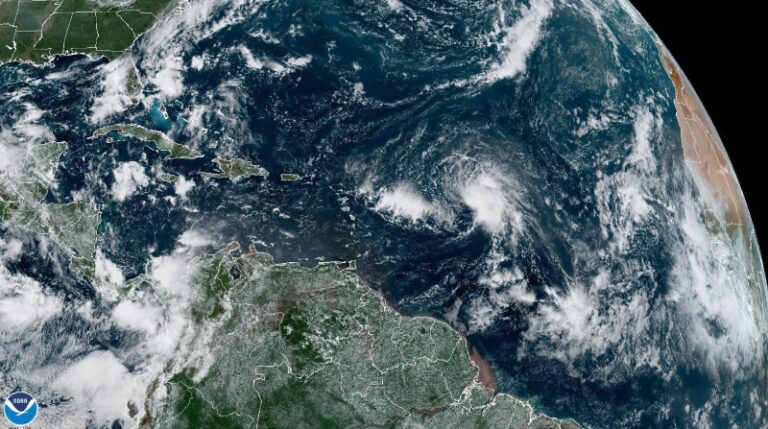 Huracán Fiona se dirige a Puerto Rico: cancelan vuelos en islas del Caribe