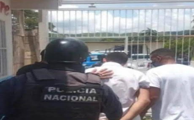 Médico cubano es detenido por agredir a una enfermera