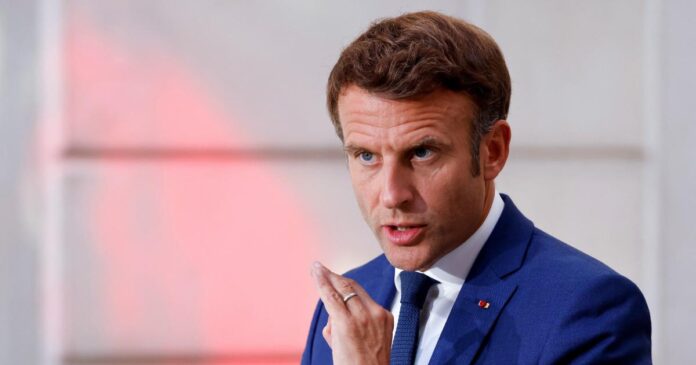 Macron aboga por su polémica reforma de pensiones en Francia