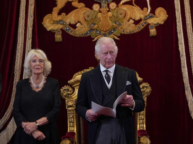 Carlos III es proclamado nuevo rey