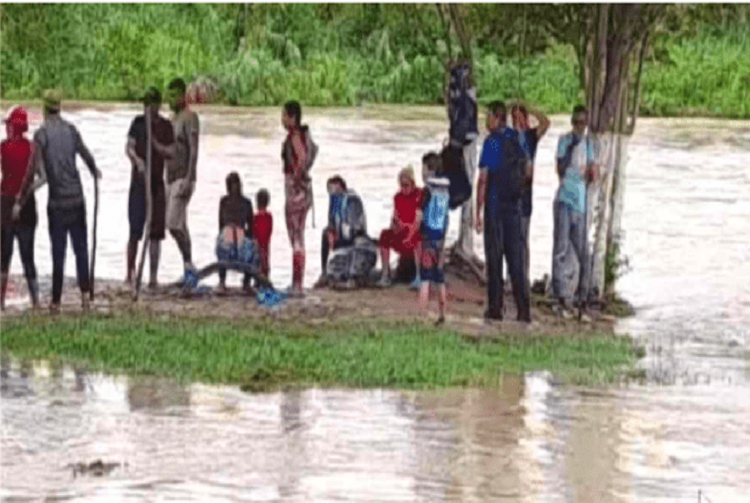 Venezolanos quedaron atrapados en un islote tratando de cruzar el Río Bravo