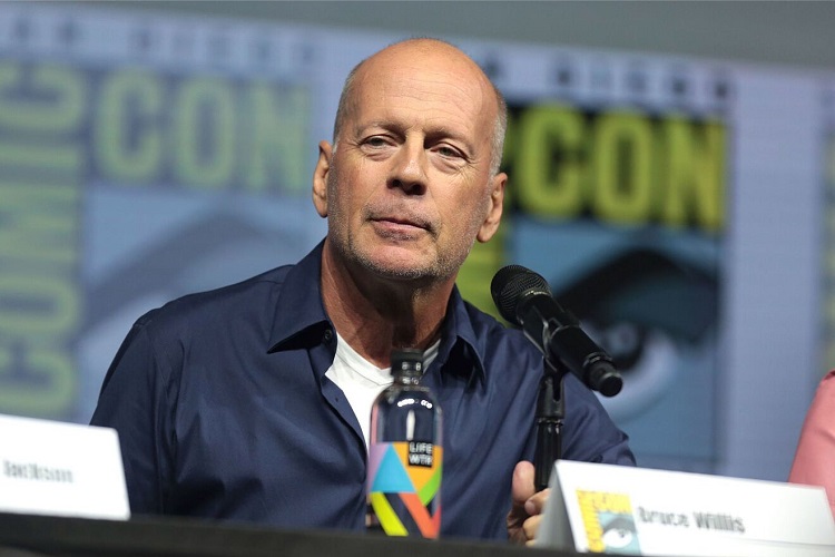 Bruce Willis vende su imagen para poder tener un “gemelo digital» (+video)