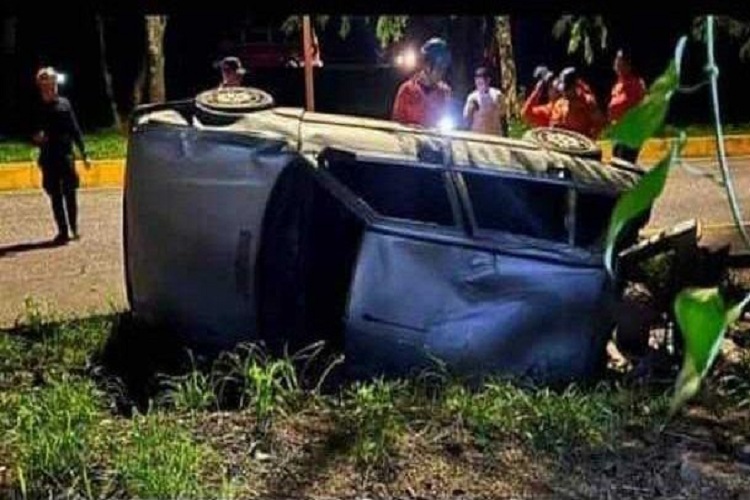 En Pampanito dos personas resultaron heridas tras accidente vehicular
