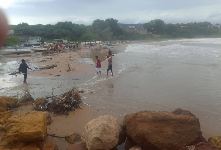 Reportan mar de leva en costas de Cumarebo