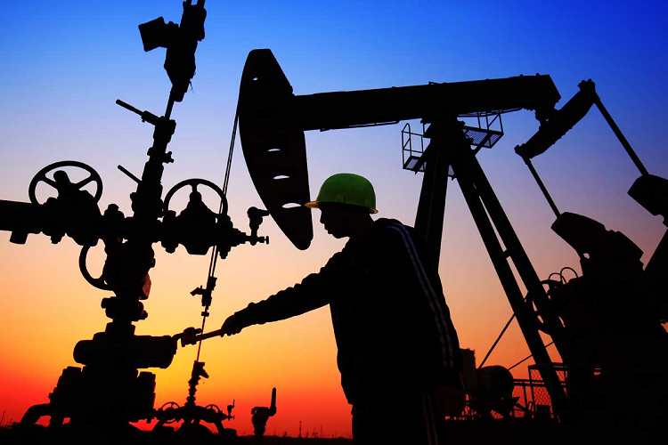 La OPEP+ reduce la cuota de producción de petróleo en 2 millones de barriles