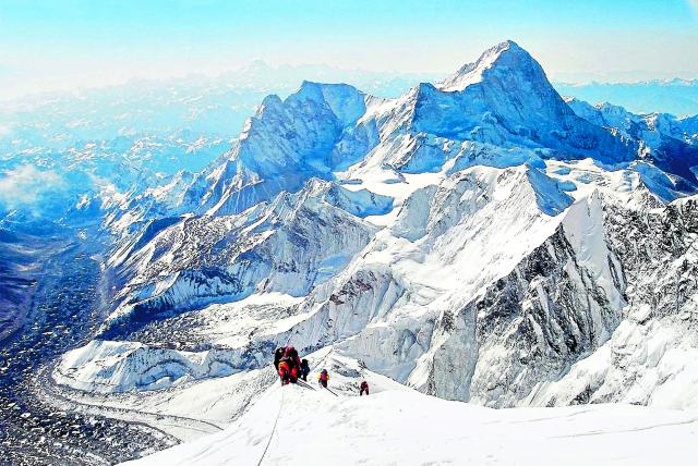 Una avalancha en el Himalaya dejó 10 muertos y 18 desaparecidos