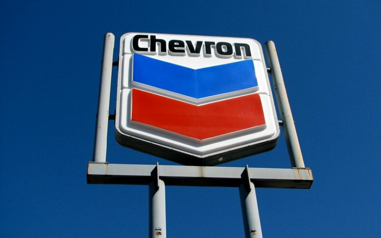 CEO de Chevron descarta recuperación rápida de la producción petrolera en Venezuela