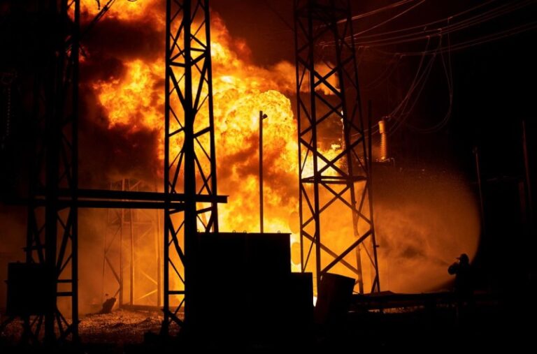 Ucrania alerta de una «situación crítica» tras bombardeos rusos sobre centrales eléctricas