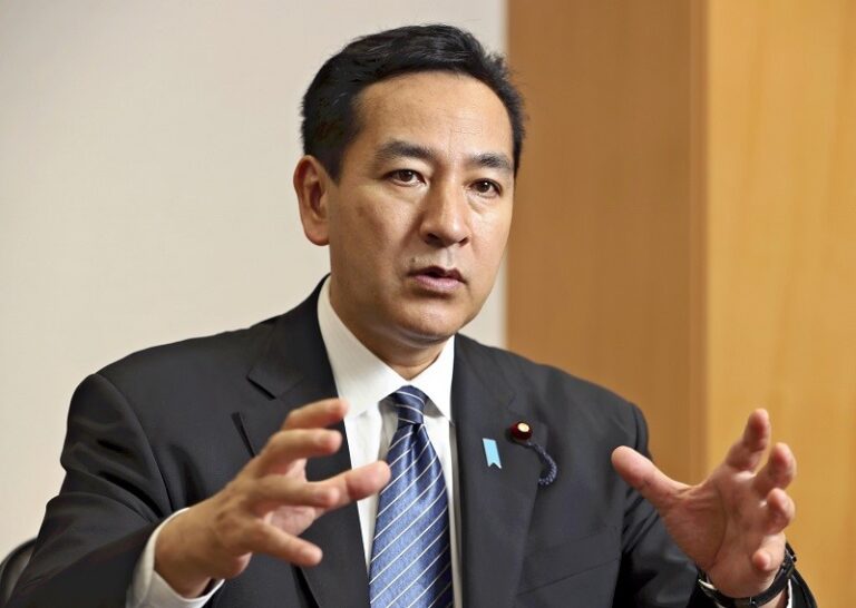 Dimite un ministro de Japón criticado por sus vínculos con la secta Moon