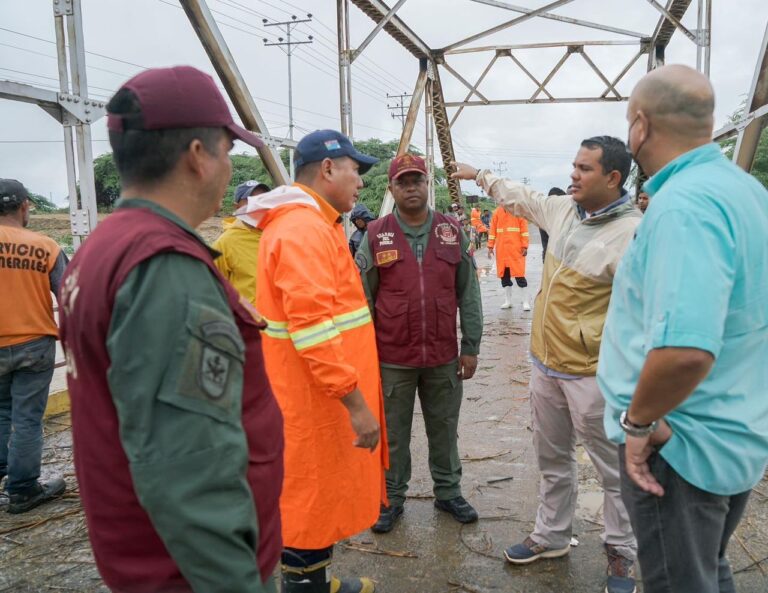 Gobernador de Falcón informó que se activaron refugios para atender a las familias afectadas por lluvias
