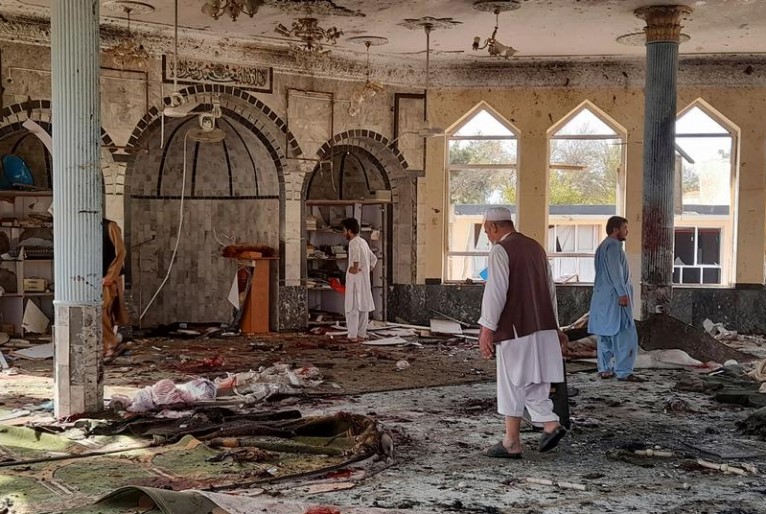 Dos muertos deja explosión en una mezquita en la capital de Afganistán