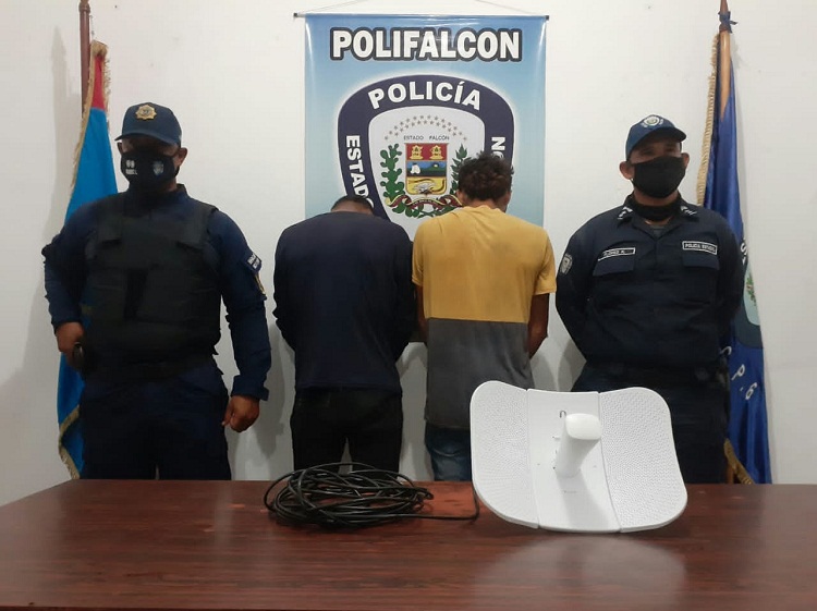 Polifalcón arrestó a dos azotes que hurtaron UE de Cumarebo