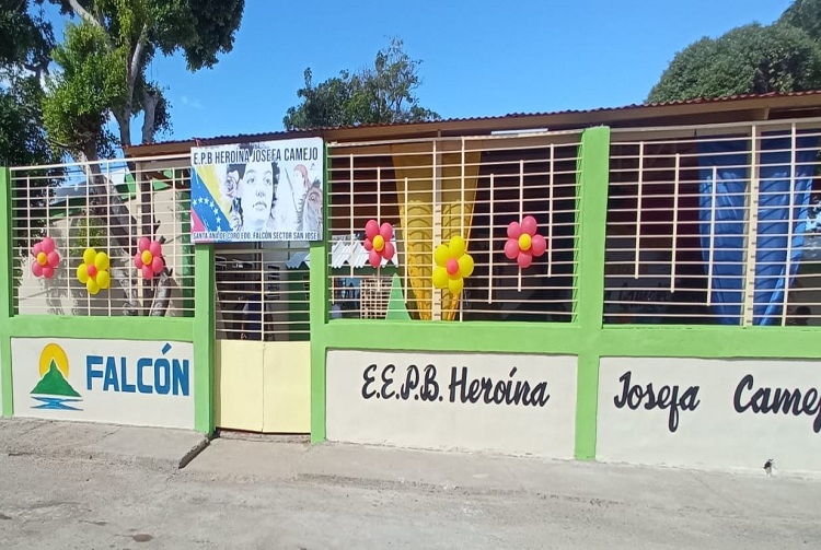 De paquete, Gobierno de Falcón entrega remodelados preescolar y escuela en Coro