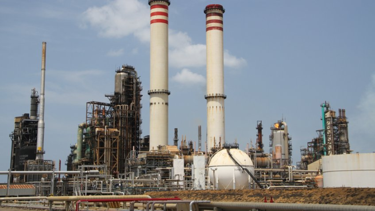 Se registra «blackout» en refinerías de Paraguaná