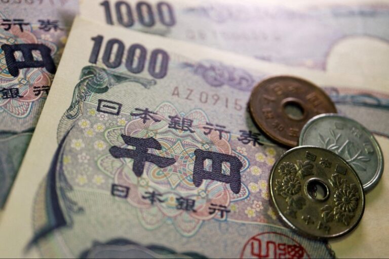 El yen cae a su nivel más bajo desde 1990