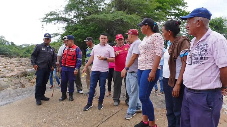Alcalde Henry Hernández entrega transformador para beneficiar a 20 familias en Santa Rita