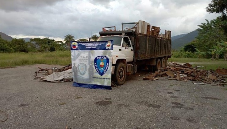 Golpe a las “mafias”: Retienen camión con 18 toneladas de chatarra en Trujillo