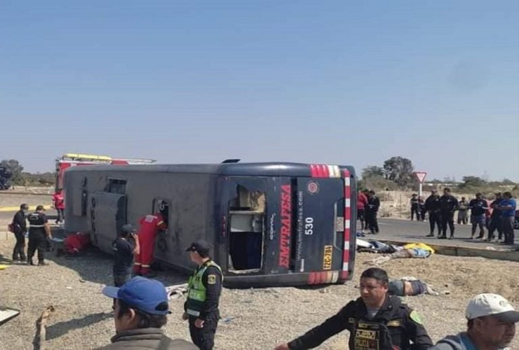Al menos 10 muertos en el accidente de un autobús en Perú