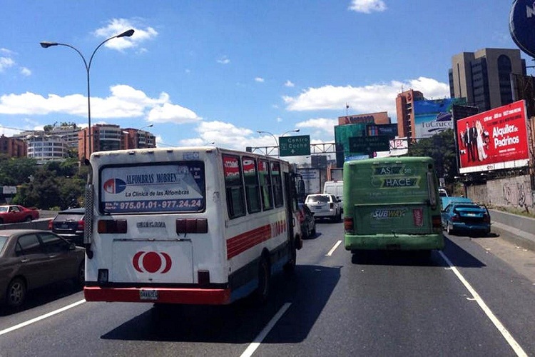 Transportistas exigen mayor presencia de la PNB en ruta Caracas/Los Teques