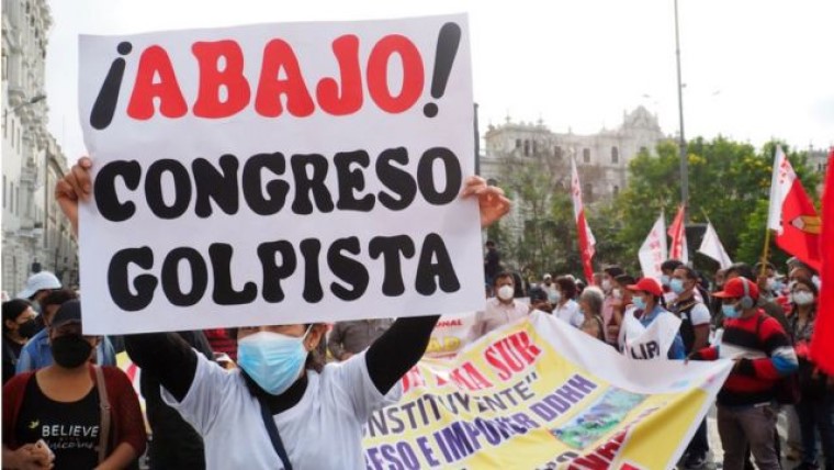 En Perú marcharon en apoyo al presidente Castillo y para pedir el cierre el Congreso