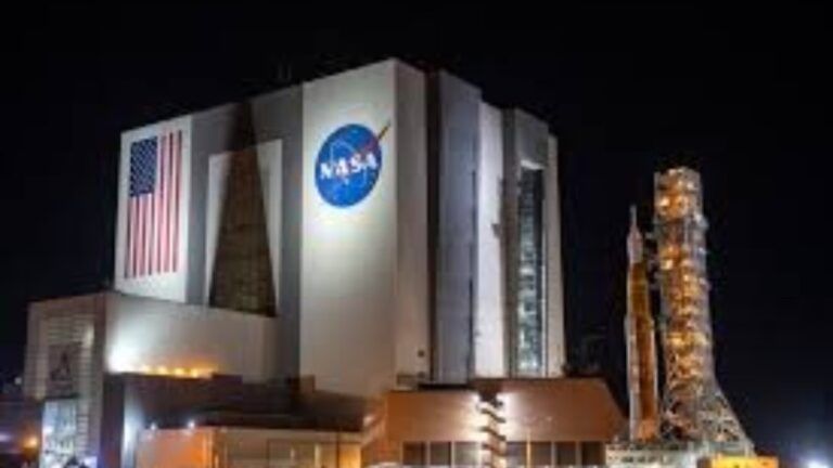 El cohete SLS de la NASA regresa a la plataforma de lanzamiento