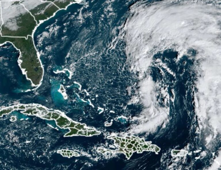 Florida en estado de emergencia ante la llegada de la tormenta Nicole