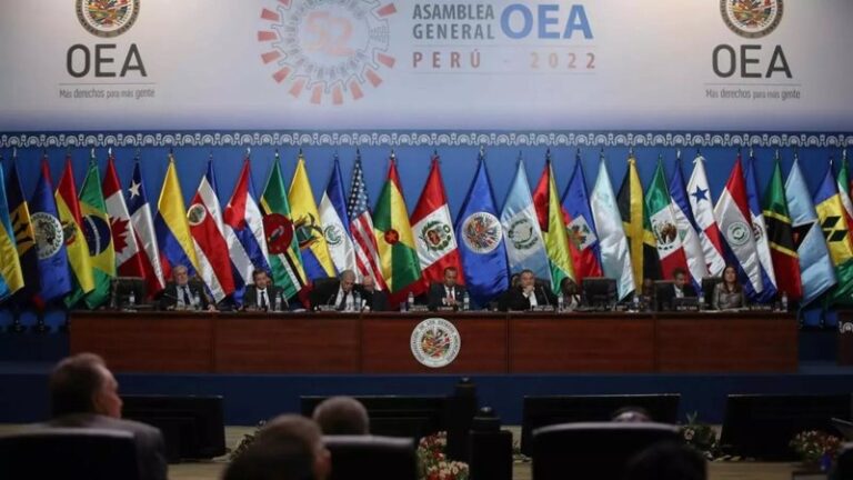 Grupo de alto nivel de la OEA llega a Perú para analizar crisis