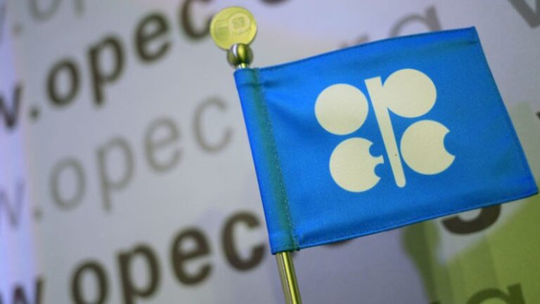 Opep+ se reúne con el reto de la caída de los precios del crudo y las sanciones contra Rusia