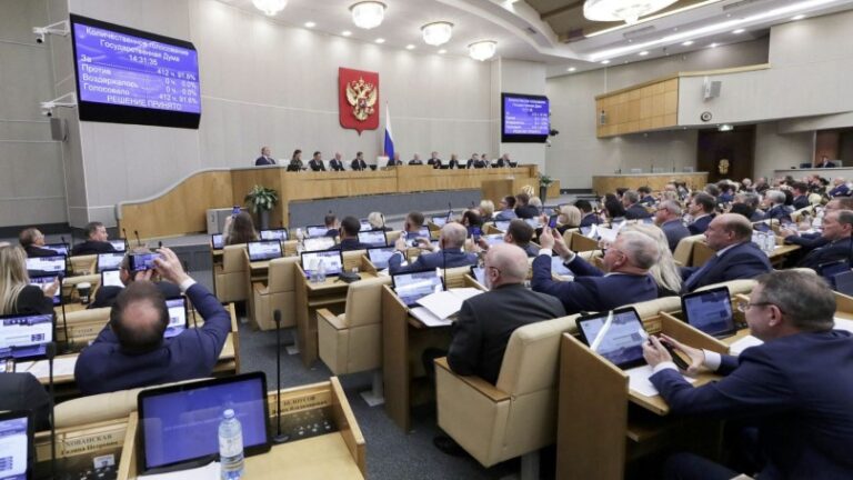 El Parlamento ruso aprueba una ley que prohíbe «la propaganda» LGTB+