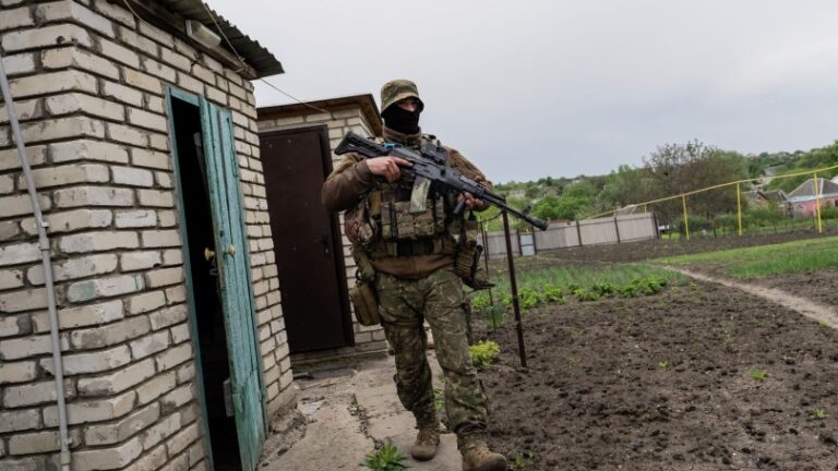 Rusia acusa a Ucrania de ejecutar a más de 10 prisioneros de guerra