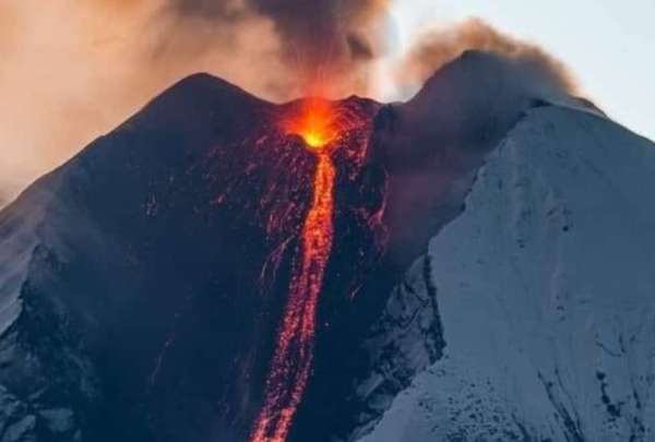 Volcán Sangay pone en alerta a Ecuador