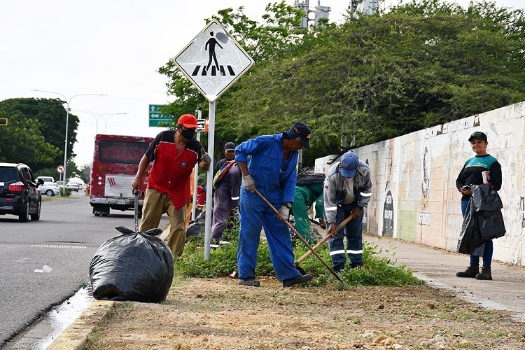 10 toneladas de desechos se han removido en la avenida Jacinto Lara