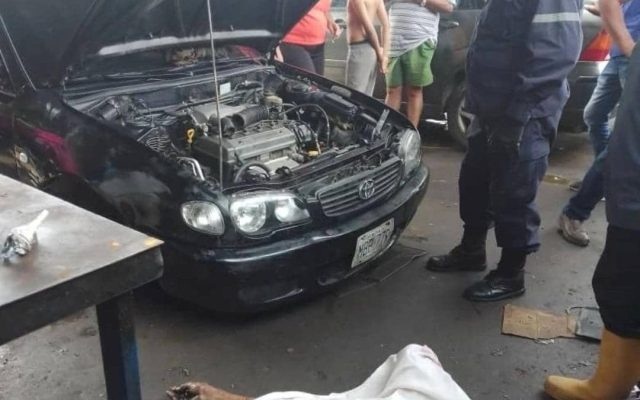 Mecánico muere aplastado por el vehículo que reparaba