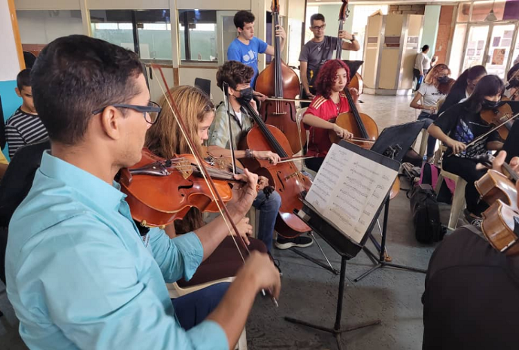 Orquesta Sinfónica de Paraguaná prepara su concierto de Gala Navideño