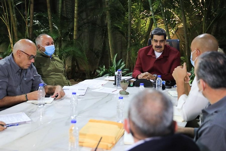 Maduro: Fueron postulados 400 mil militantes para renovar equipos políticos del PSUV