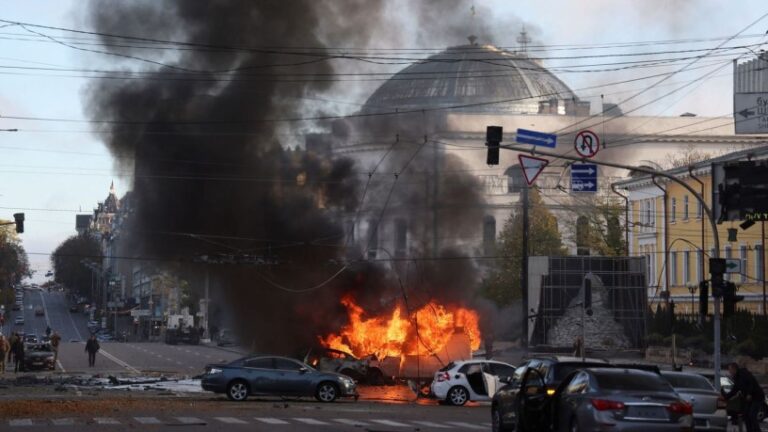 Rusia bombardea Kiev y otras grandes ciudades de Ucrania