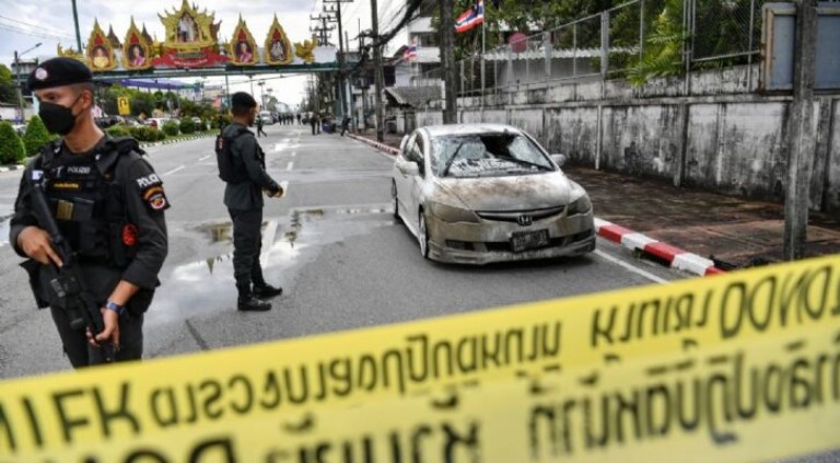 Un muerto y 28 heridos deja explosión de un coche bomba en Tailandia