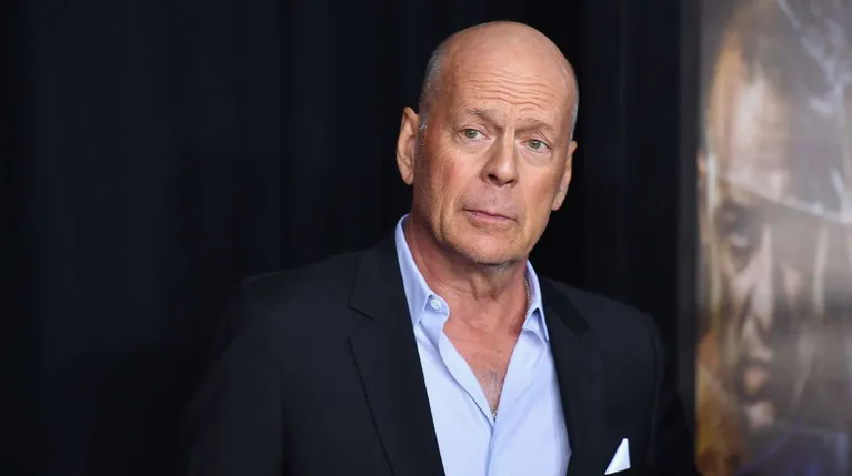 Enfermedad de Bruce Willis sería producto de accidente en rodaje de una película