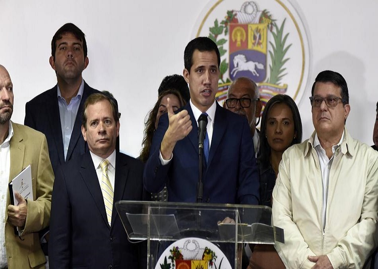 Oposición venezolana rechazó ruptura del orden constitucional en Perú