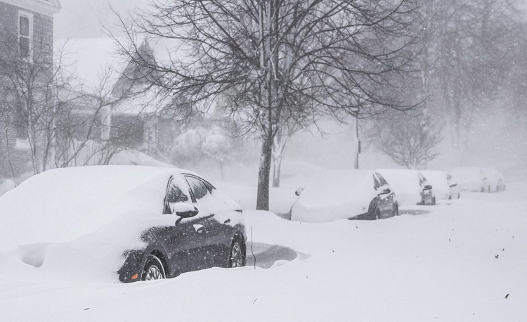 Gobernadora de Nueva York reportó dos muertes a causa de la tormenta invernal