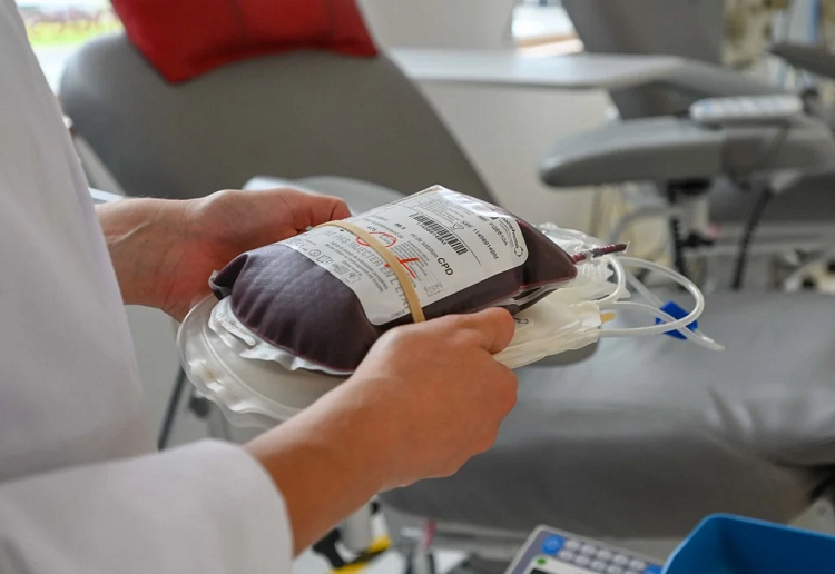 Padres rechazan sangre de vacunados contra la Covid19 para su bebé en Nueva Zelanda
