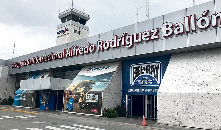 Policía recupera el control en el aeropuerto de Arequipa, pero vuelos están suspendidos