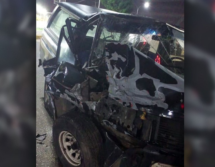 Reconocido médico murió al impactar su vehículo contra semáforo en El Tigre