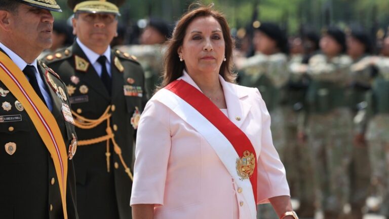 Fiscalía peruana interrogó a Dina Boluarte por muertes en protestas
