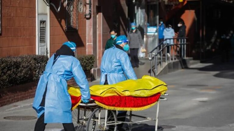 Coronavirus se extiende por China y amenaza con colapsar hospitales