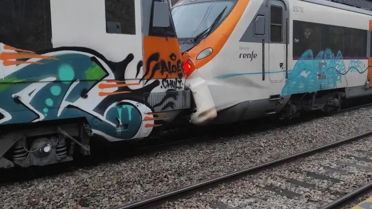 Más de 150 pasajeros resultan heridos por la colisión de dos trenes en España