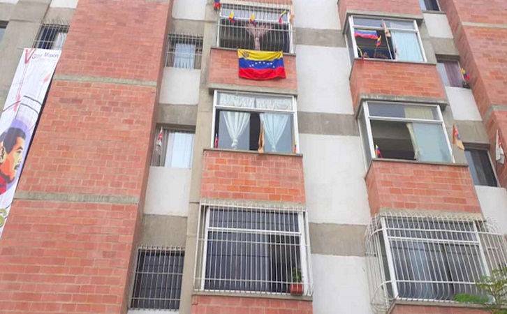 Una niña de dos años murió al caer desde un edificio en Caracas
